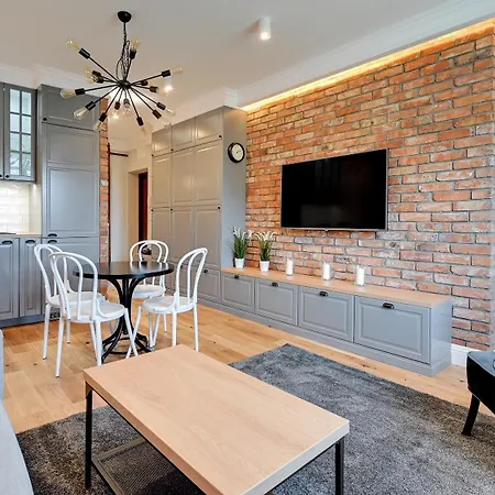 Spacious Old Town Ogarna & By Renters Gdańsk